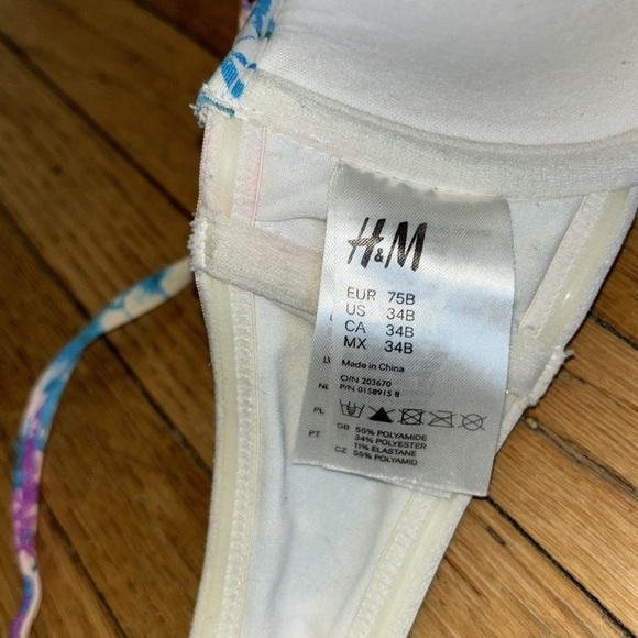 H&M blue and white floral ruffle bathing suit swim top in women’s 34B - Picture 7 of 11